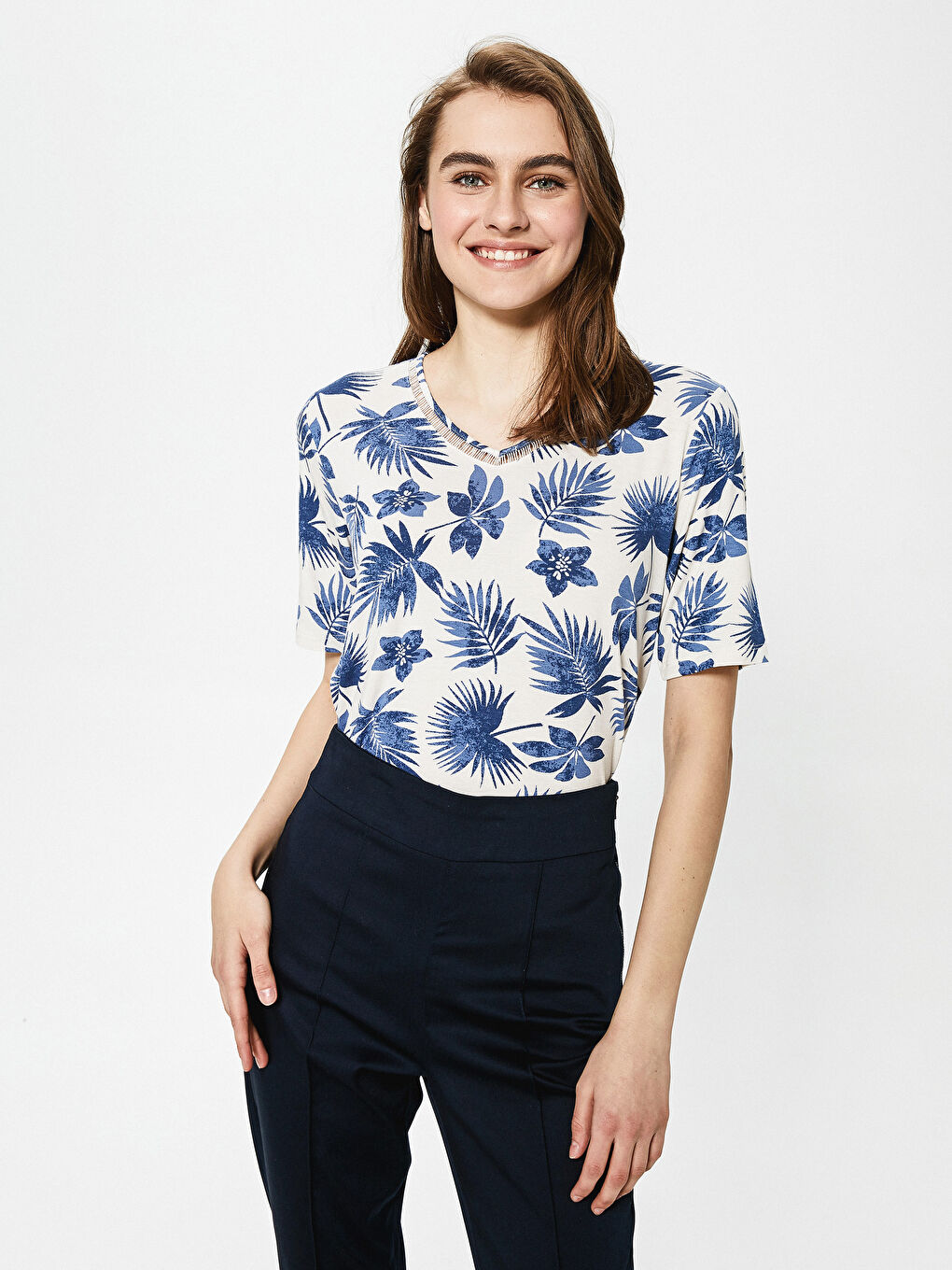 V Neck Floral Printed Short Sleeve Viscose Women Blouse-1
