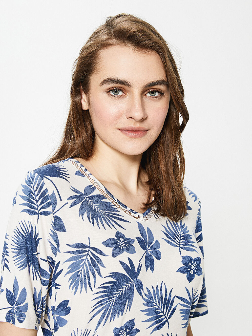 V Neck Floral Printed Short Sleeve Viscose Women Blouse-2