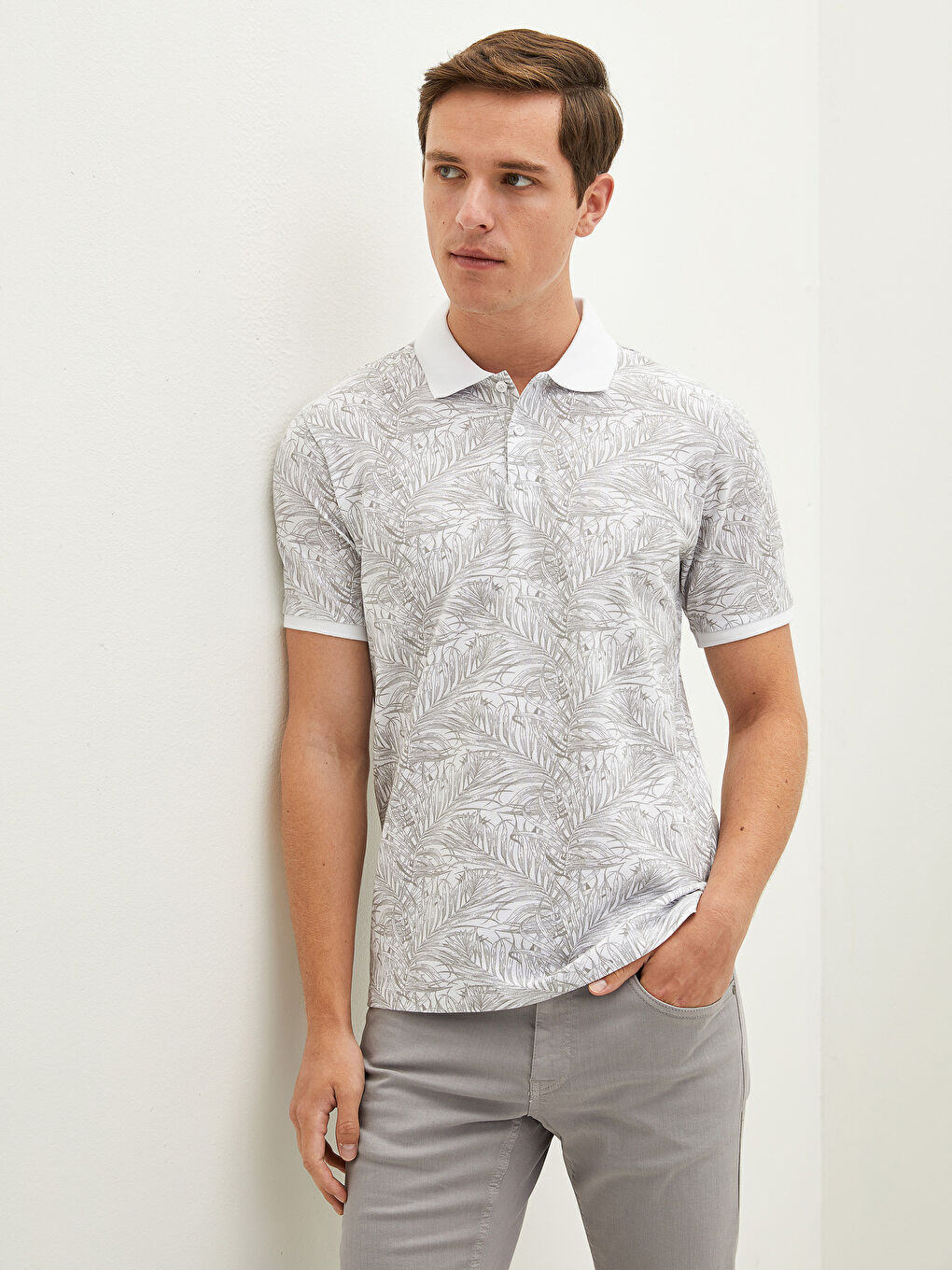 Beyaz Polo Yaka Kısa Kollu Desenli Pike Erkek Tişört-1