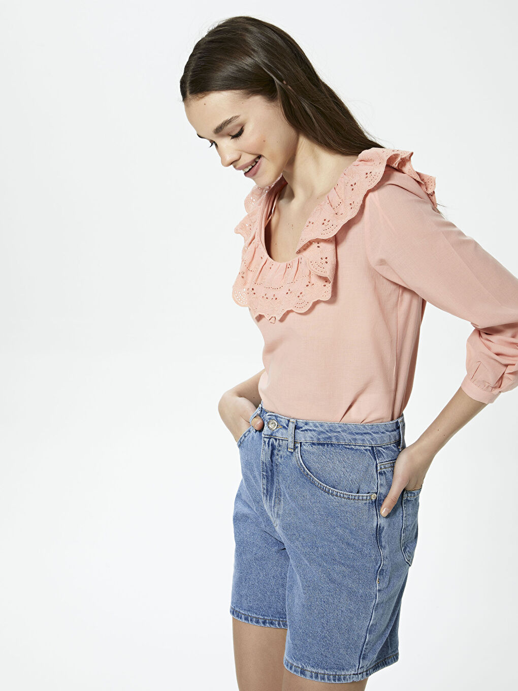 Blouse Pour Femmes En Voile À Manches Longues Droites Et Encolure En U Volantée-1