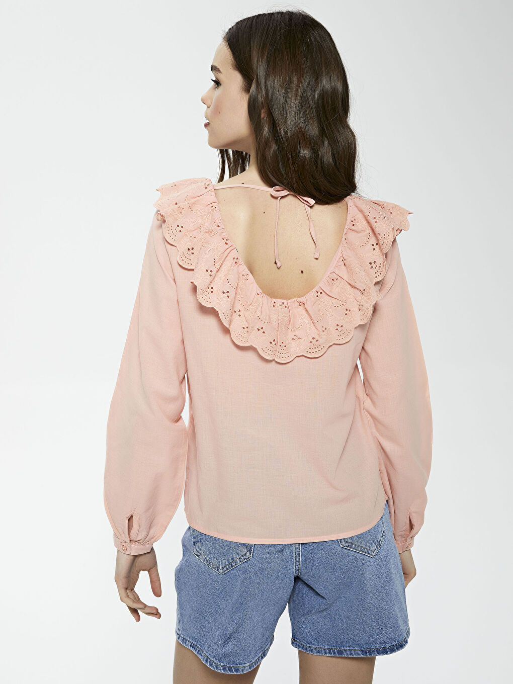 Blouse Pour Femmes En Voile À Manches Longues Droites Et Encolure En U Volantée-4