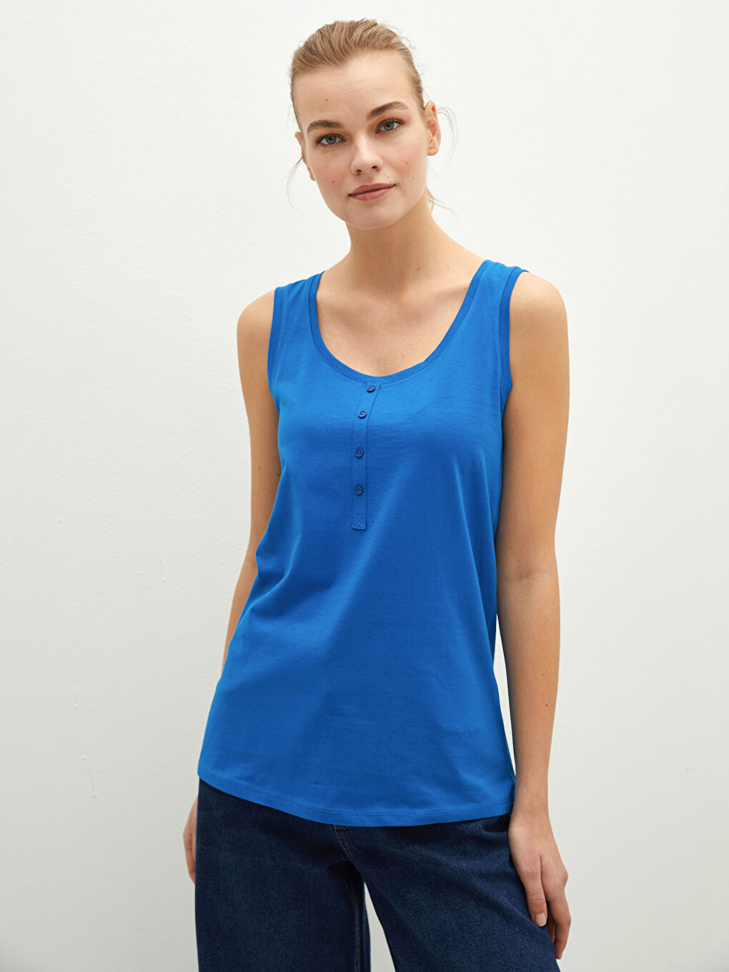 Mavi U Yaka Düğme Detaylı Askılı Pamuklu Kadın Atlet-12