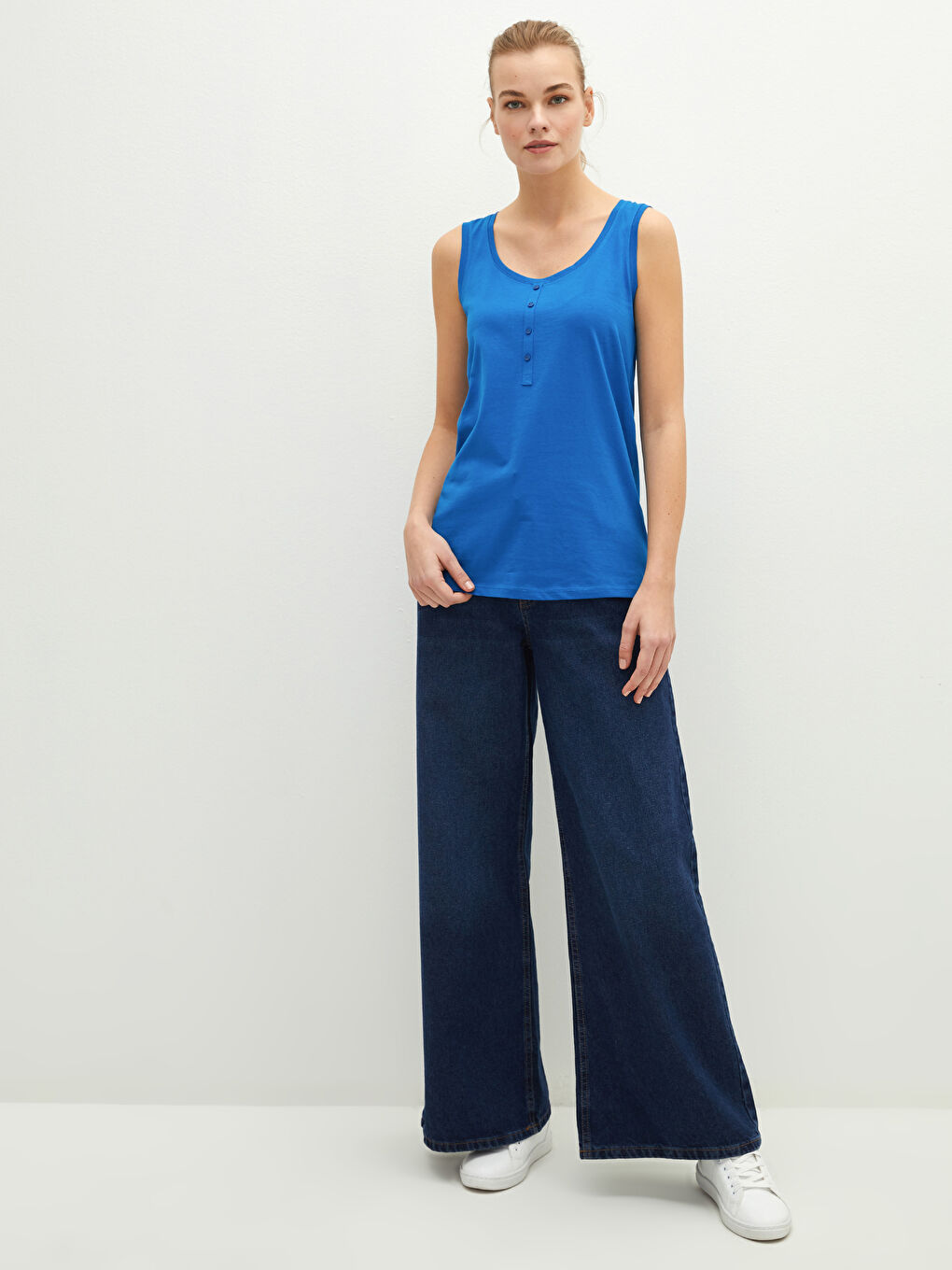 Mavi U Yaka Düğme Detaylı Askılı Pamuklu Kadın Atlet-13