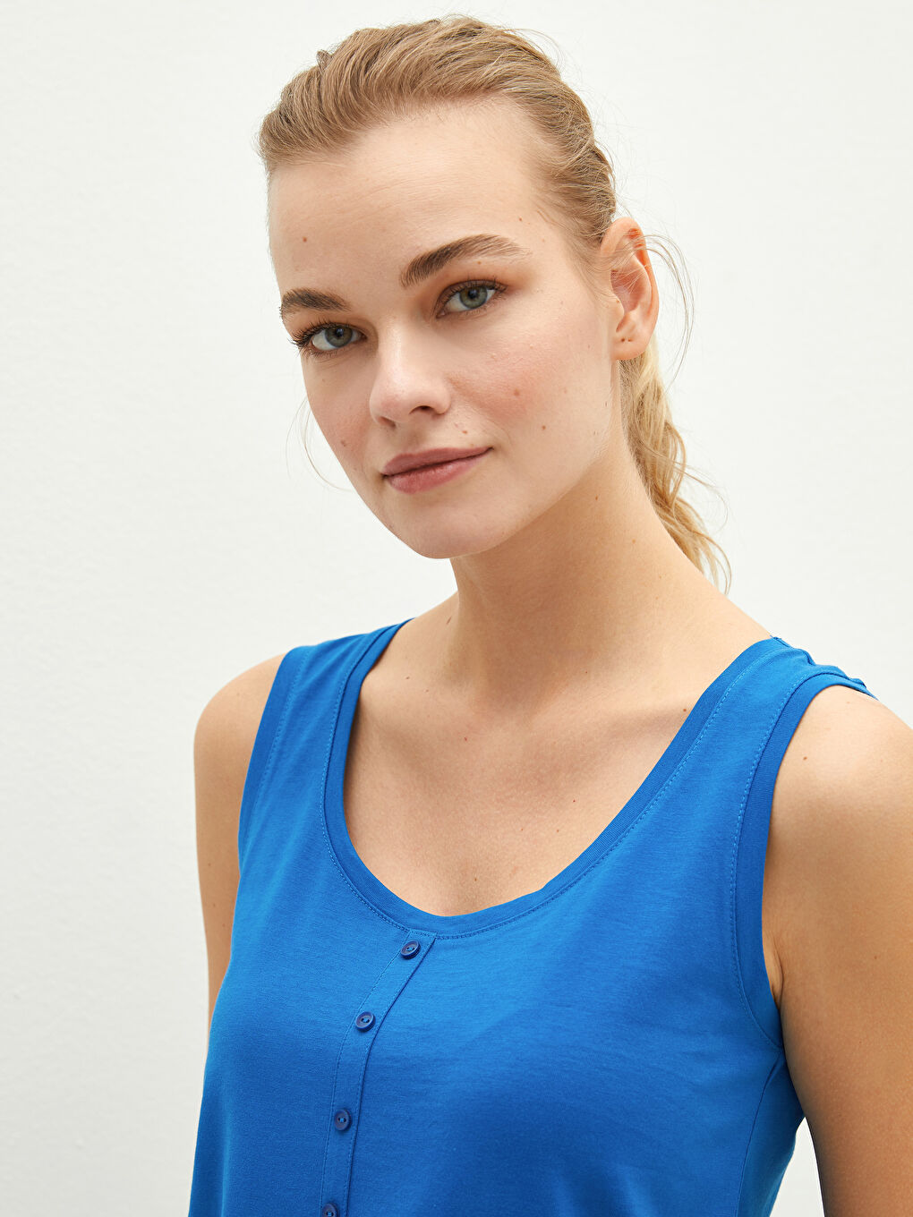 Mavi U Yaka Düğme Detaylı Askılı Pamuklu Kadın Atlet-14