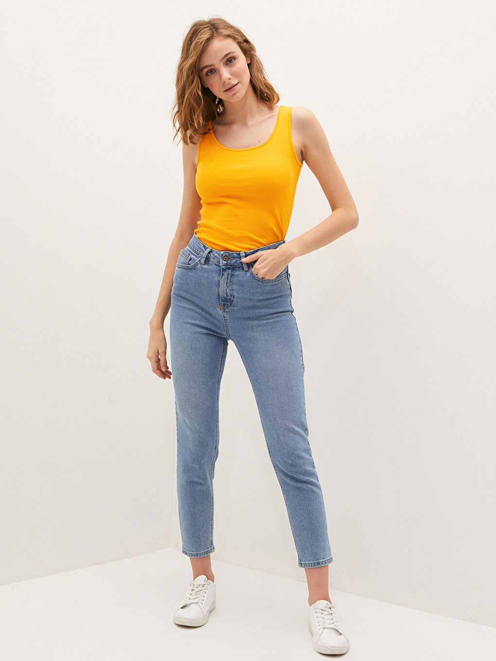 Turuncu U Yaka Askılı Düz Pamuklu Kadın Atlet-14