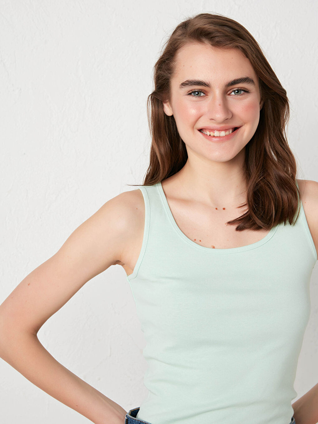 Yeşil U Yaka Askılı Düz Pamuklu Kadın Atlet-12