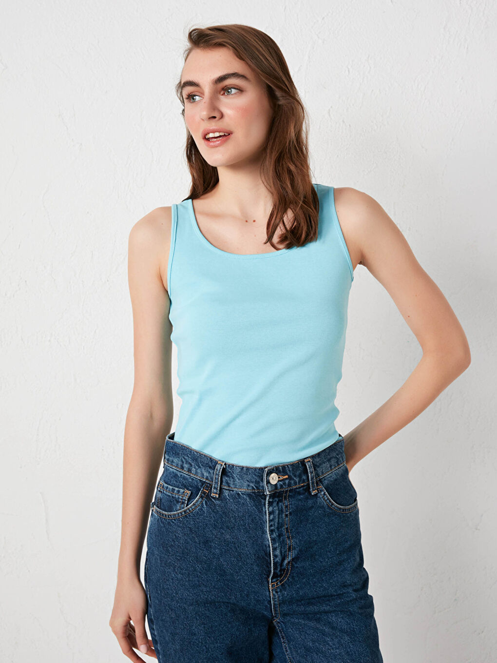 Mavi U Yaka Askılı Düz Pamuklu Kadın Atlet-6