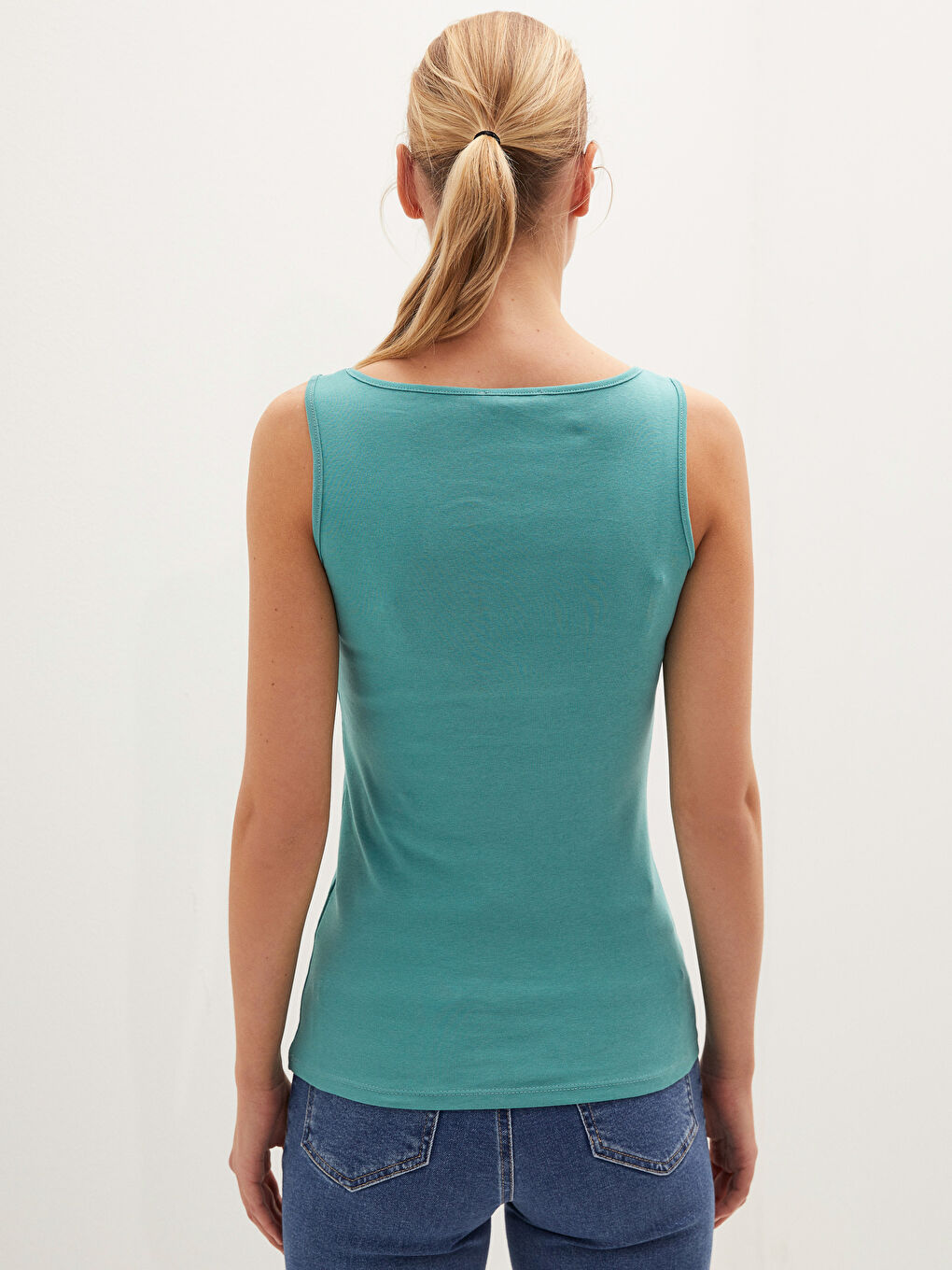 Yeşil U Yaka Askılı Düz Pamuklu Kadın Atlet-3