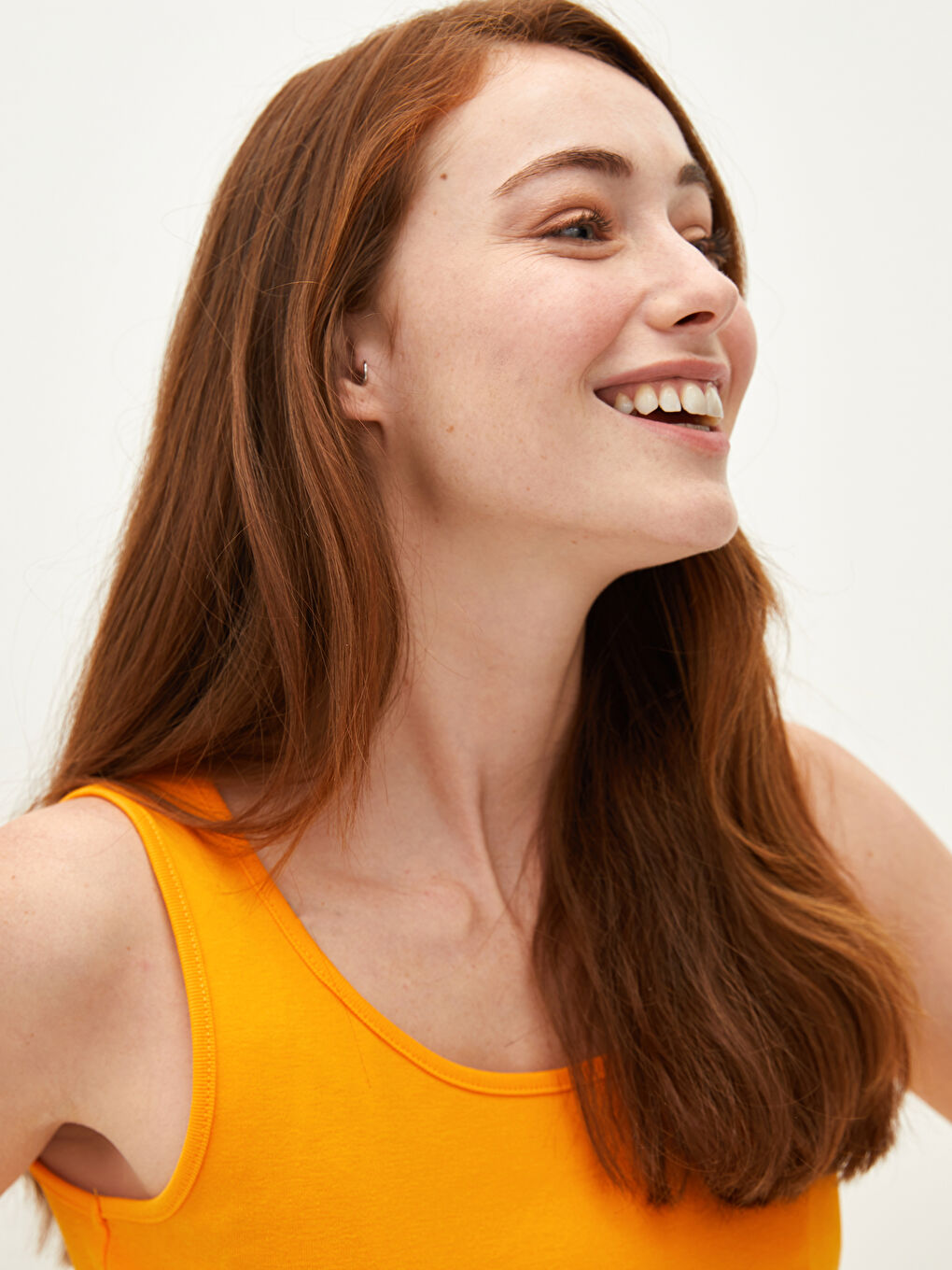 Turuncu U Yaka Askılı Düz Pamuklu Kadın Atlet-3