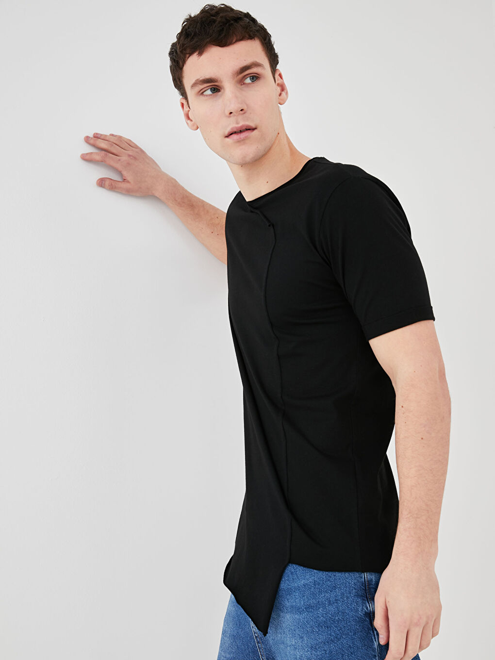 Siyah Bisiklet Yaka Kısa Kollu Basic Penye Erkek Tişört-1