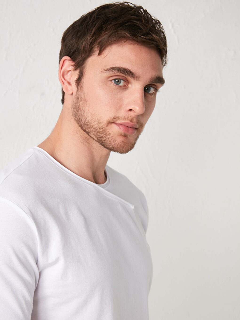 تيشيرت للرجال أساسي بأكمام قصيرة ورقبة دائرية من القطن الممشط-2