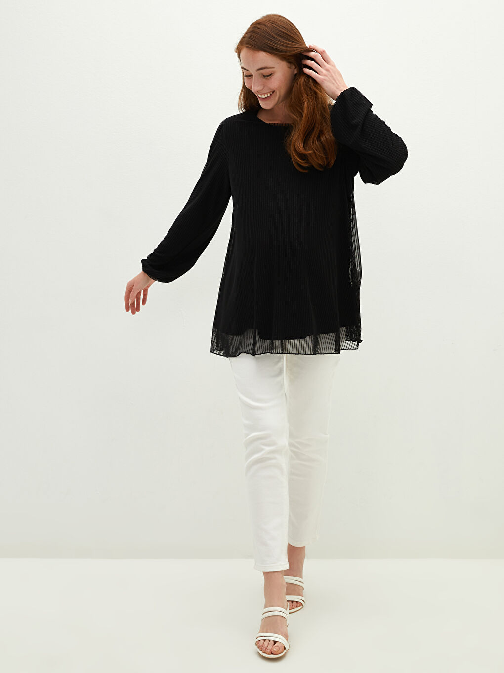 بلوزة حوامل بكم طويل بتفاصيل تول وياقة دائرية-1