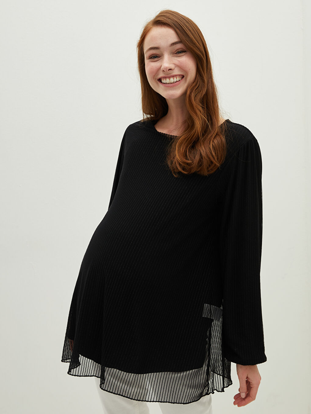 بلوزة حوامل بكم طويل بتفاصيل تول وياقة دائرية-4