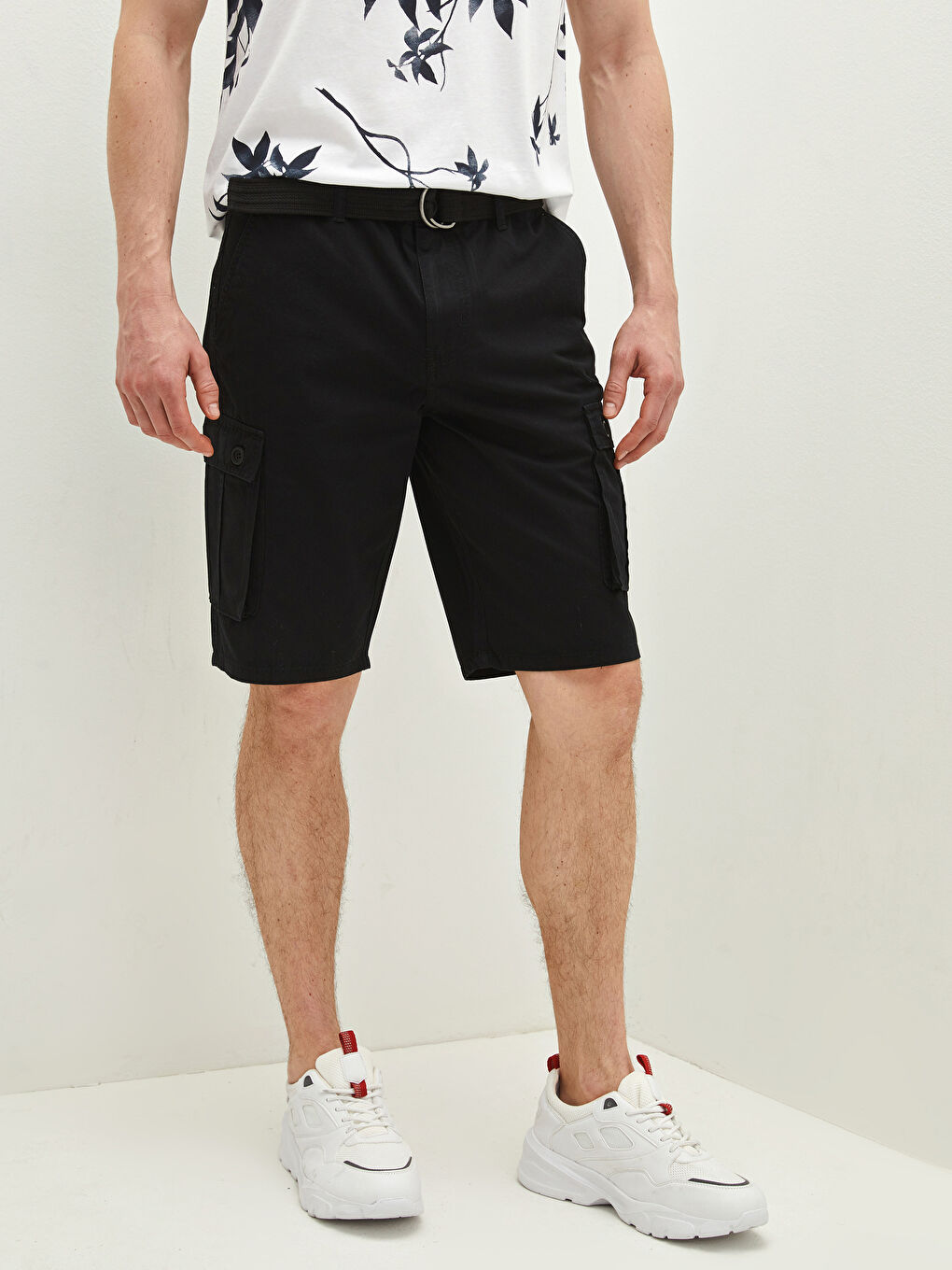 Siyah Standart Kalıp Kemerli Erkek Şort-3
