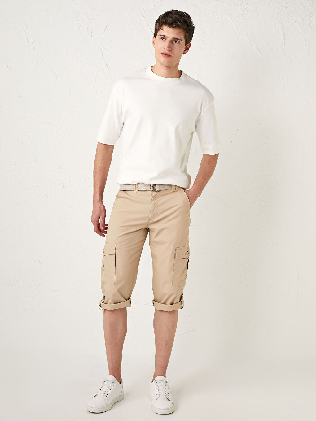 Bej Standart Kalıp Kemerli Poplin Erkek Şort-1