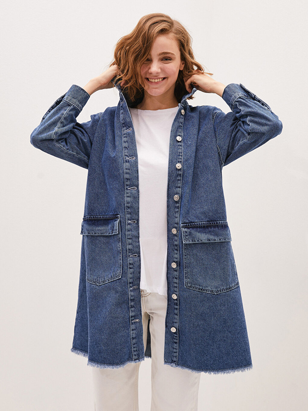 İndigo Gömlek Yaka Cep Detaylı Uzun Kollu Kadın Jean Ceket