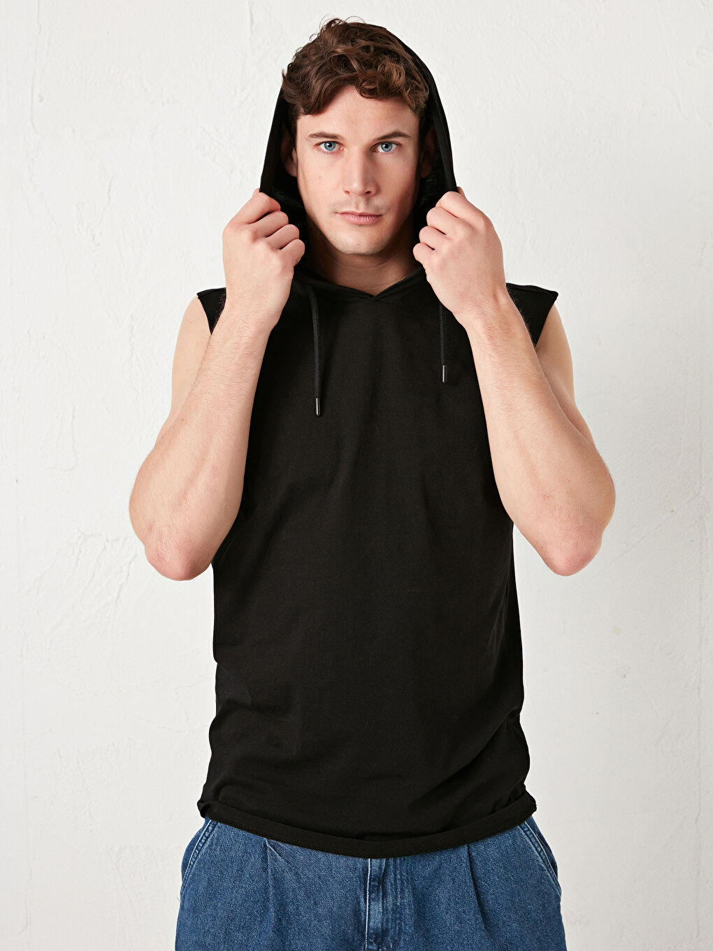 Tricou Fără Mâneci Simplu Cu Glugă pentru Bărbați-1