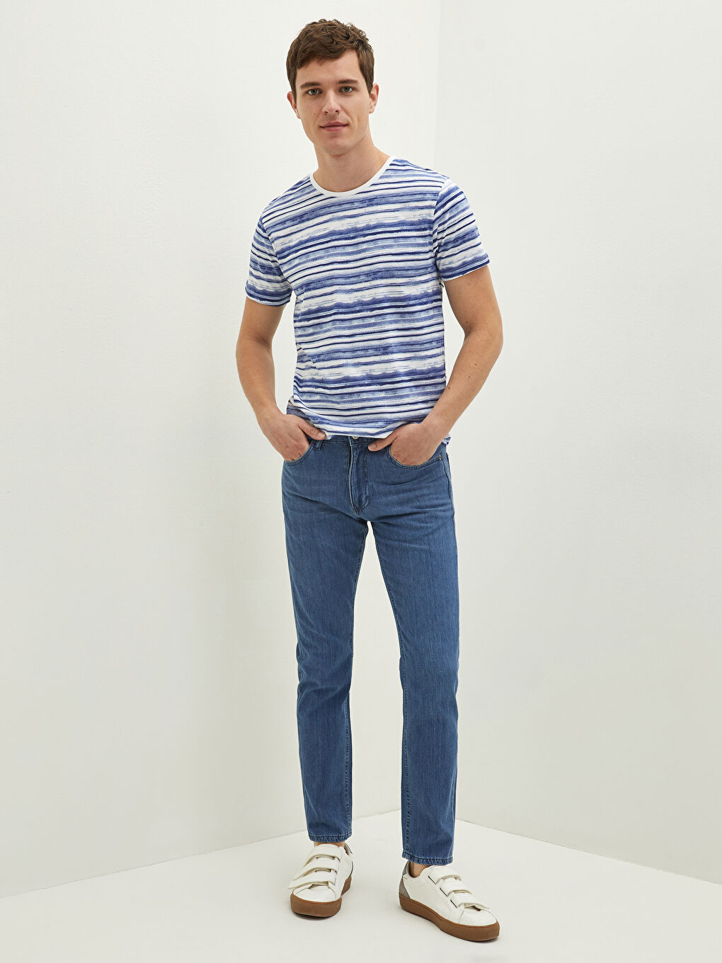 779 جينز بقصة عادية للرجال-1