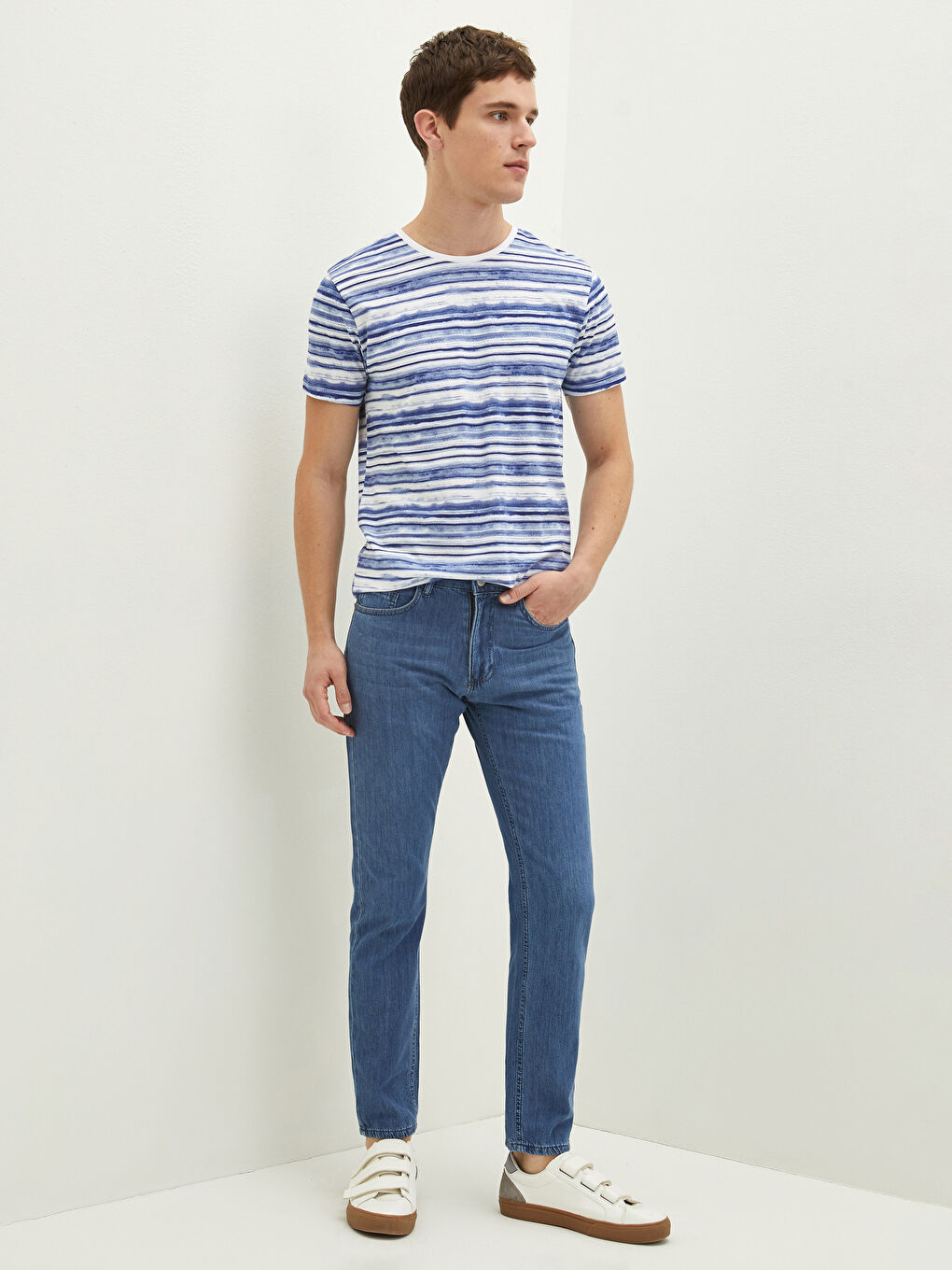 779 جينز بقصة عادية للرجال-4