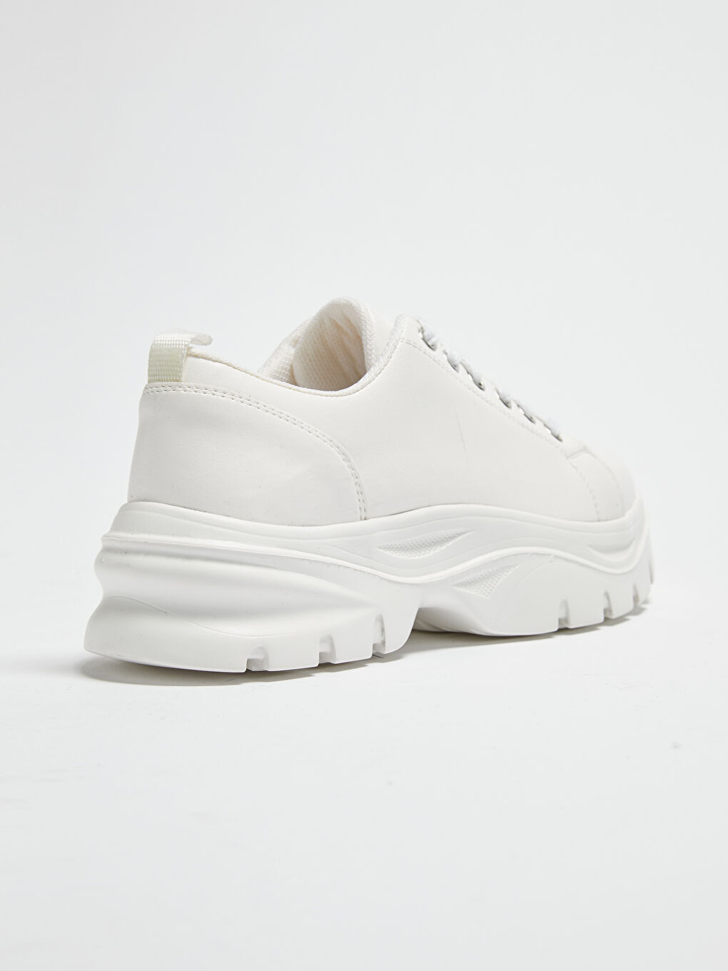 Beyaz Bağcıklı Kalın Taban Kadın Spor Ayakkabı-4