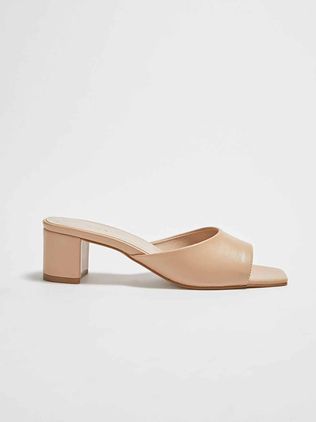 Bej Deri Görünümlü Topuklu Kadın Terlik-5