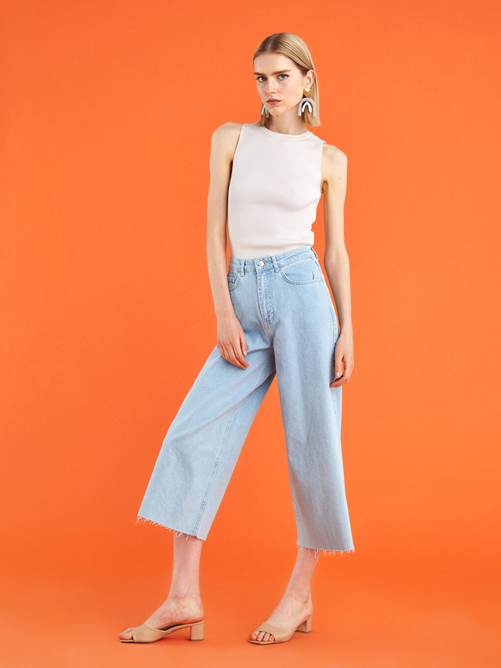 Bej Deri Görünümlü Topuklu Kadın Terlik-3