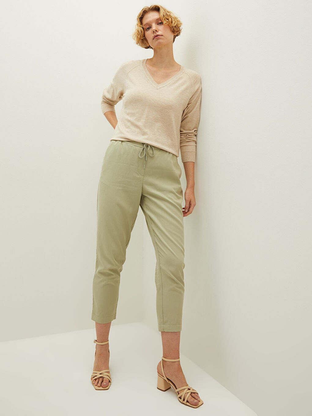 Sandales à Talons pour Femmes à Aspect Cuir avec Brides Croisées-1