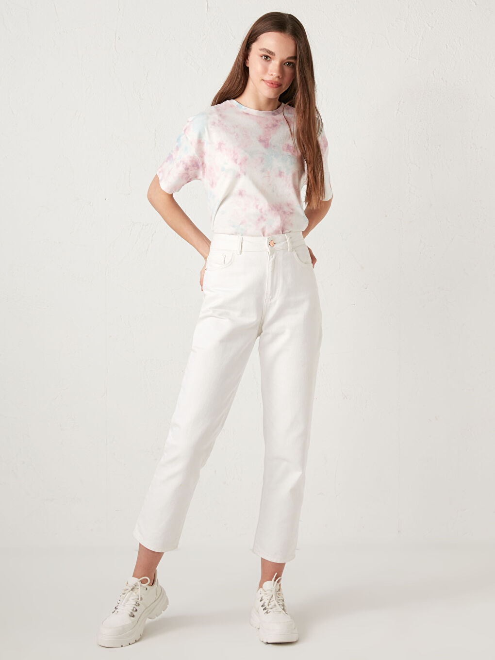 Pembe Bisiklet Yaka Batik Desenli Kısa Kollu Kadın Tişört-2