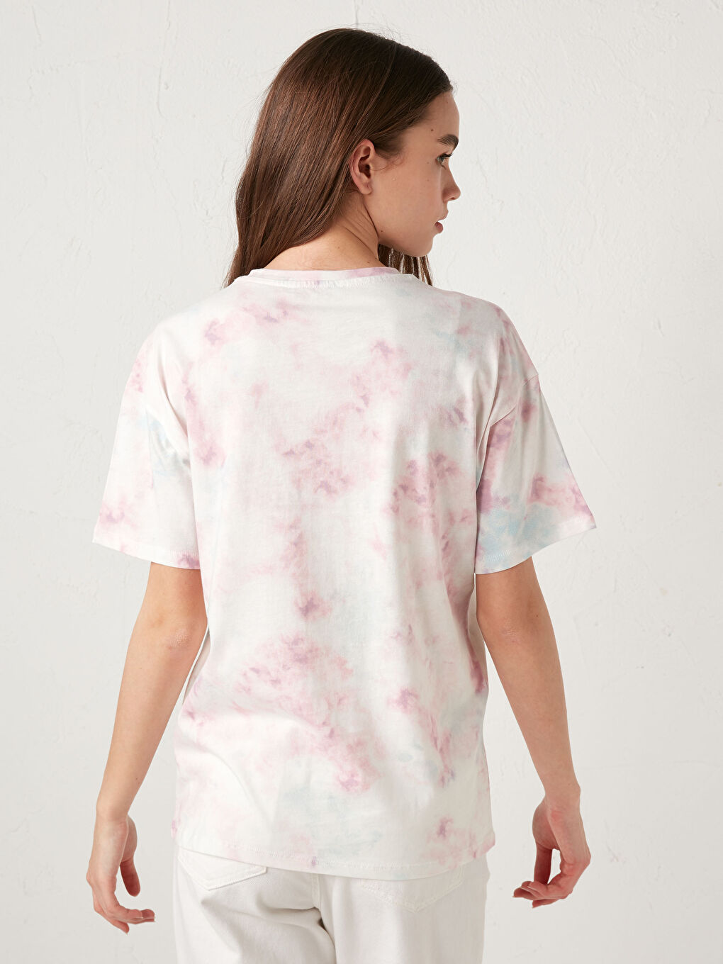 Pembe Bisiklet Yaka Batik Desenli Kısa Kollu Kadın Tişört-3