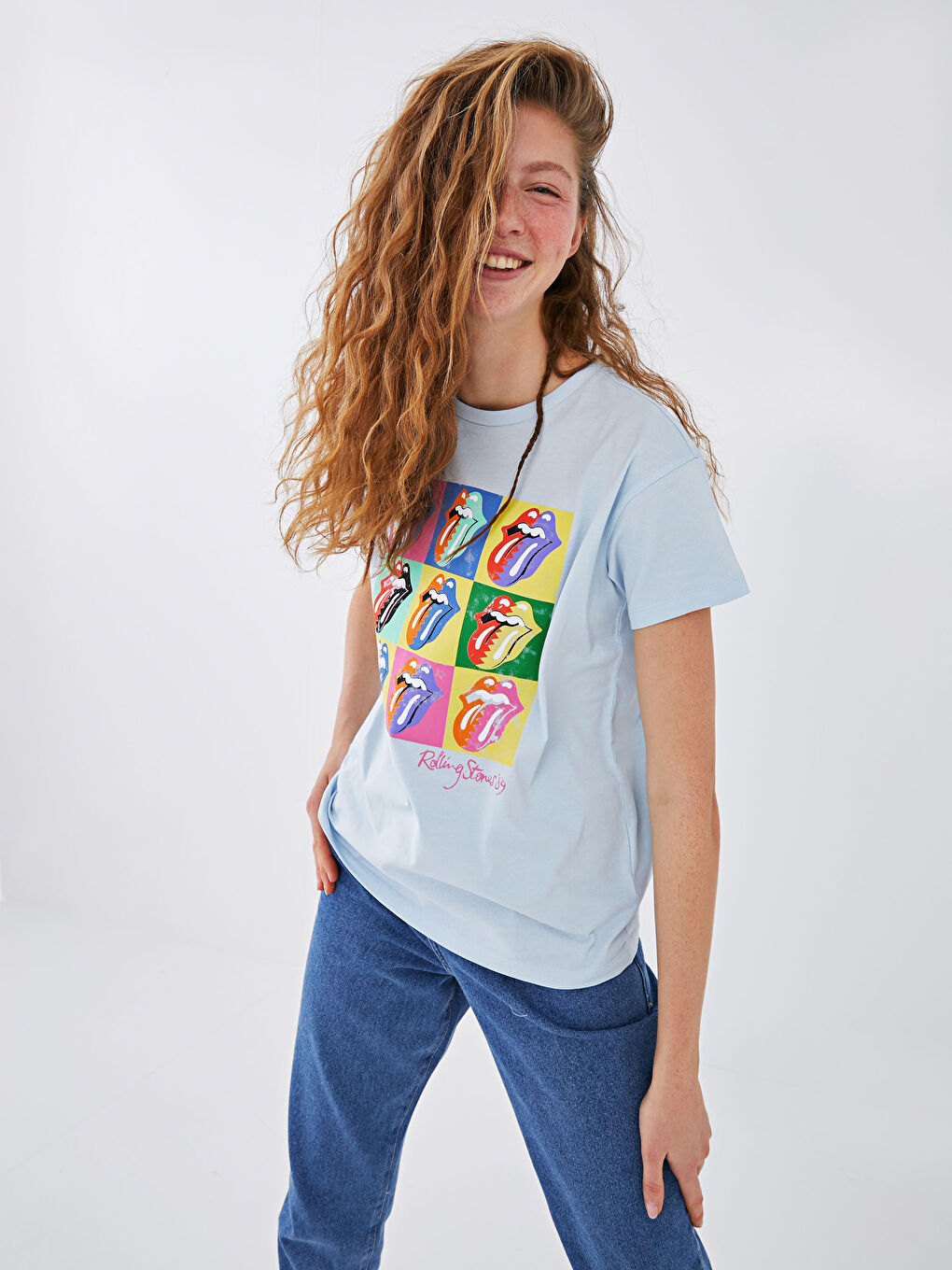 Әйелдерге арналған дөңгелек жағалы rolling stones принтті қысқа жеңді мақта футболка-1