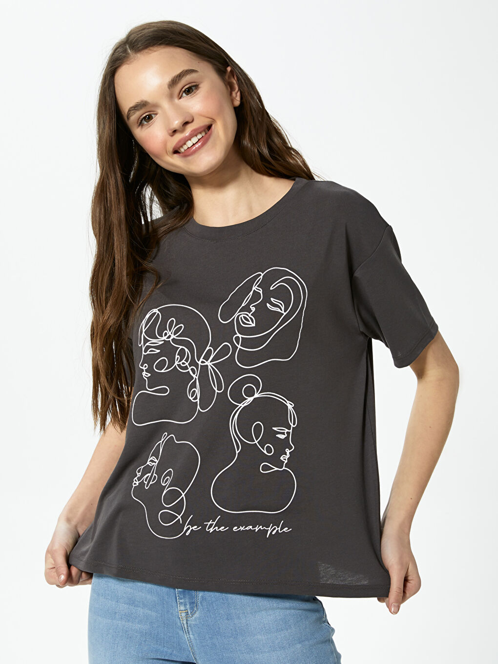 Gri Bisiklet Yaka Baskılı Kısa Kollu Kadın Tişört-2