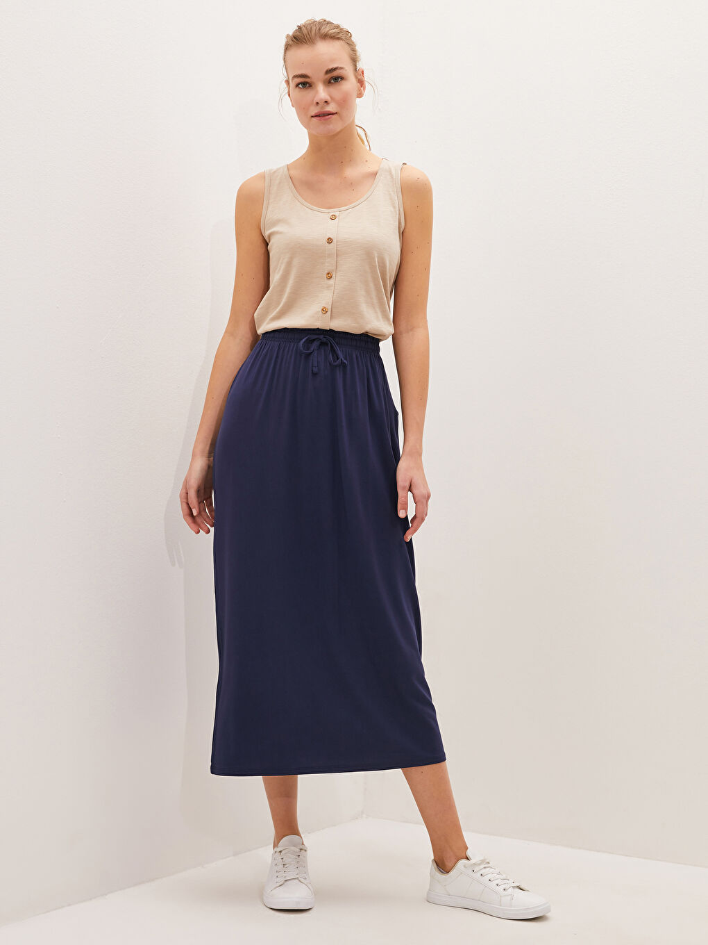 LCWAIKIKI Classic Women's Elasticated Waist Plain Skirt -S1EN06Z8-LFY