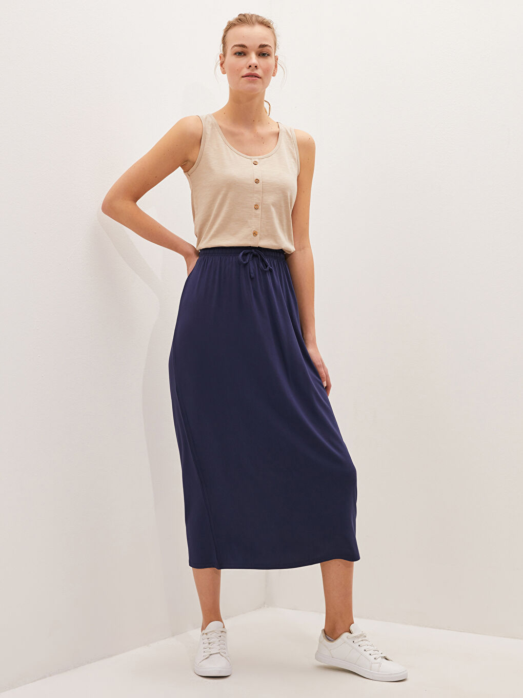 LCWAIKIKI Classic Women's Elasticated Waist Plain Skirt -S1EN06Z8-LFY