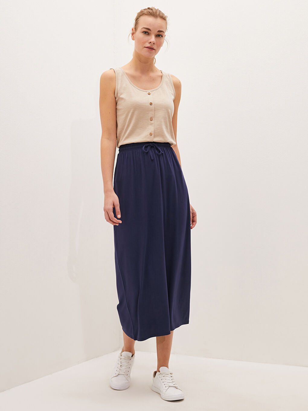 LCWAIKIKI Classic Women's Elasticated Waist Plain Skirt -S1EN06Z8-LFY