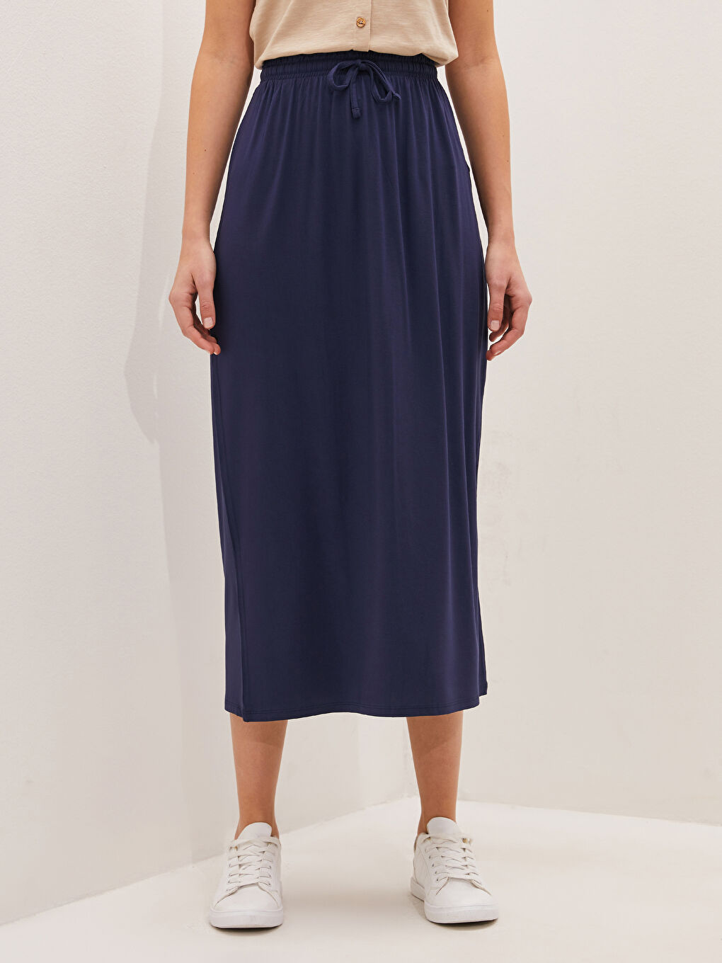LCWAIKIKI Classic Women's Elasticated Waist Plain Skirt -S1EN06Z8-LFY