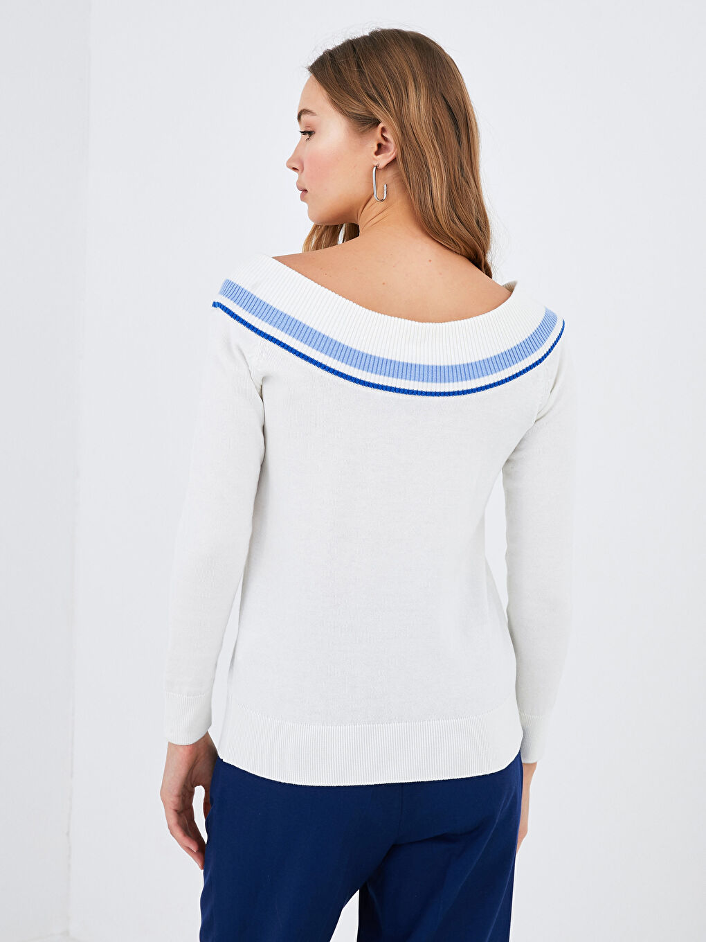 Ekru Kayık Yaka Çizgili Kadın Triko Kazak-3