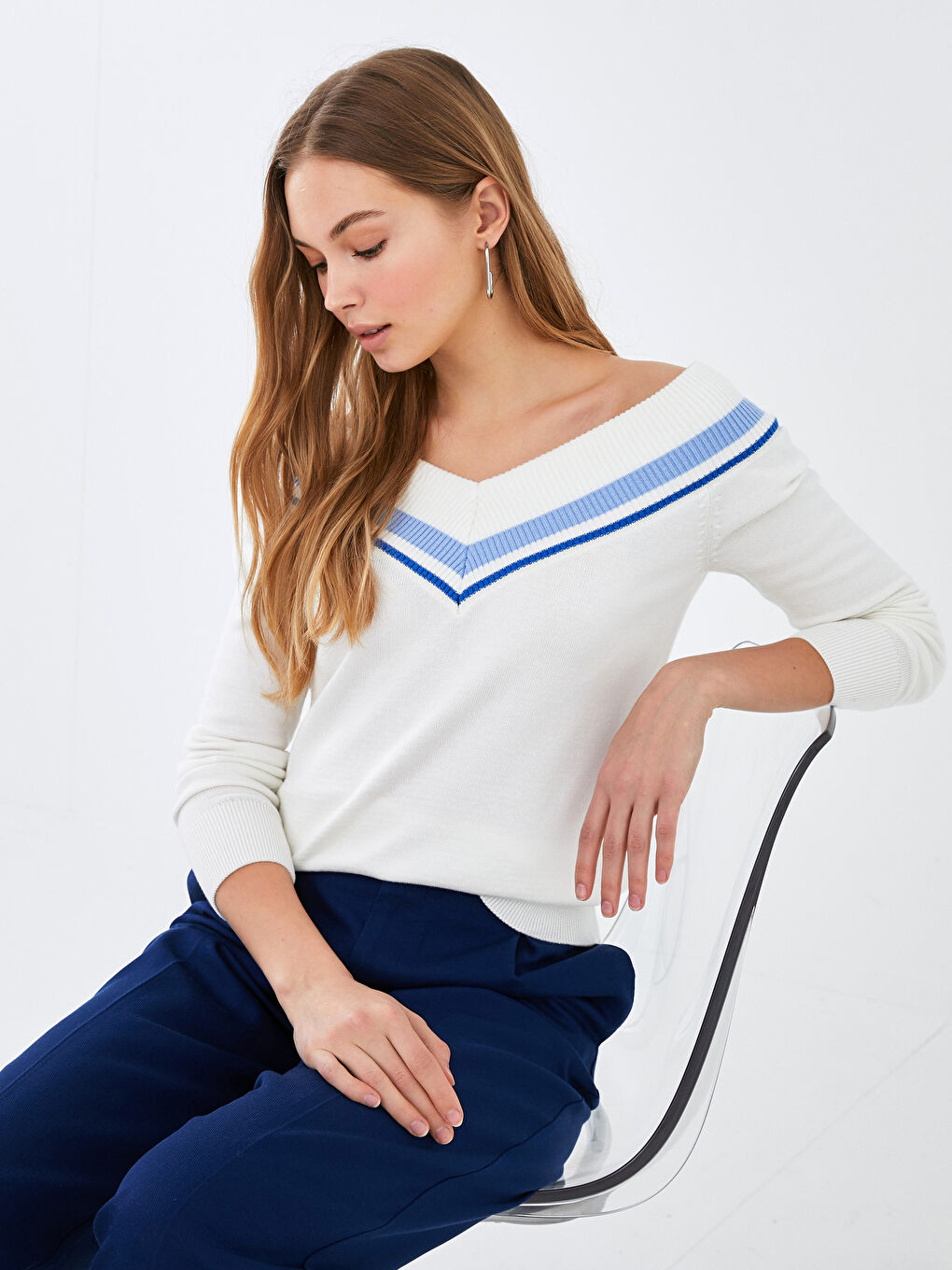 Ekru Kayık Yaka Çizgili Kadın Triko Kazak