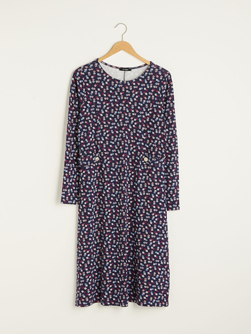 فستان نسائي بقماش جسر بنمط مطبوع برقبة دائرية وأكمام طويلة وقصة A-4