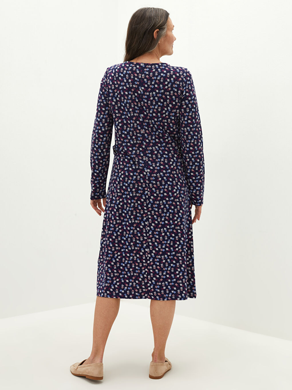 فستان نسائي بقماش جسر بنمط مطبوع برقبة دائرية وأكمام طويلة وقصة A-2