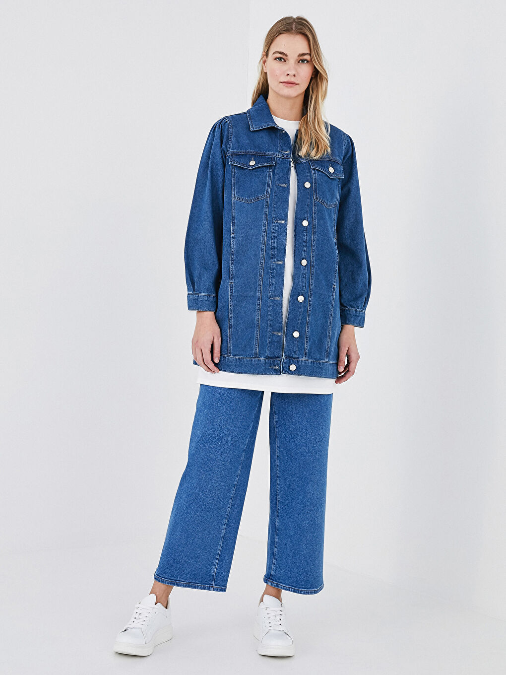 LCW Modest Jeansjacke für Damen mit Hemdkragen, Tasche und langen Ärmeln -S1EO65Z8-H45