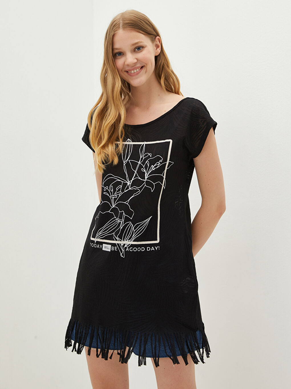 فستان شاطئ بياقة سلاش للسيدات