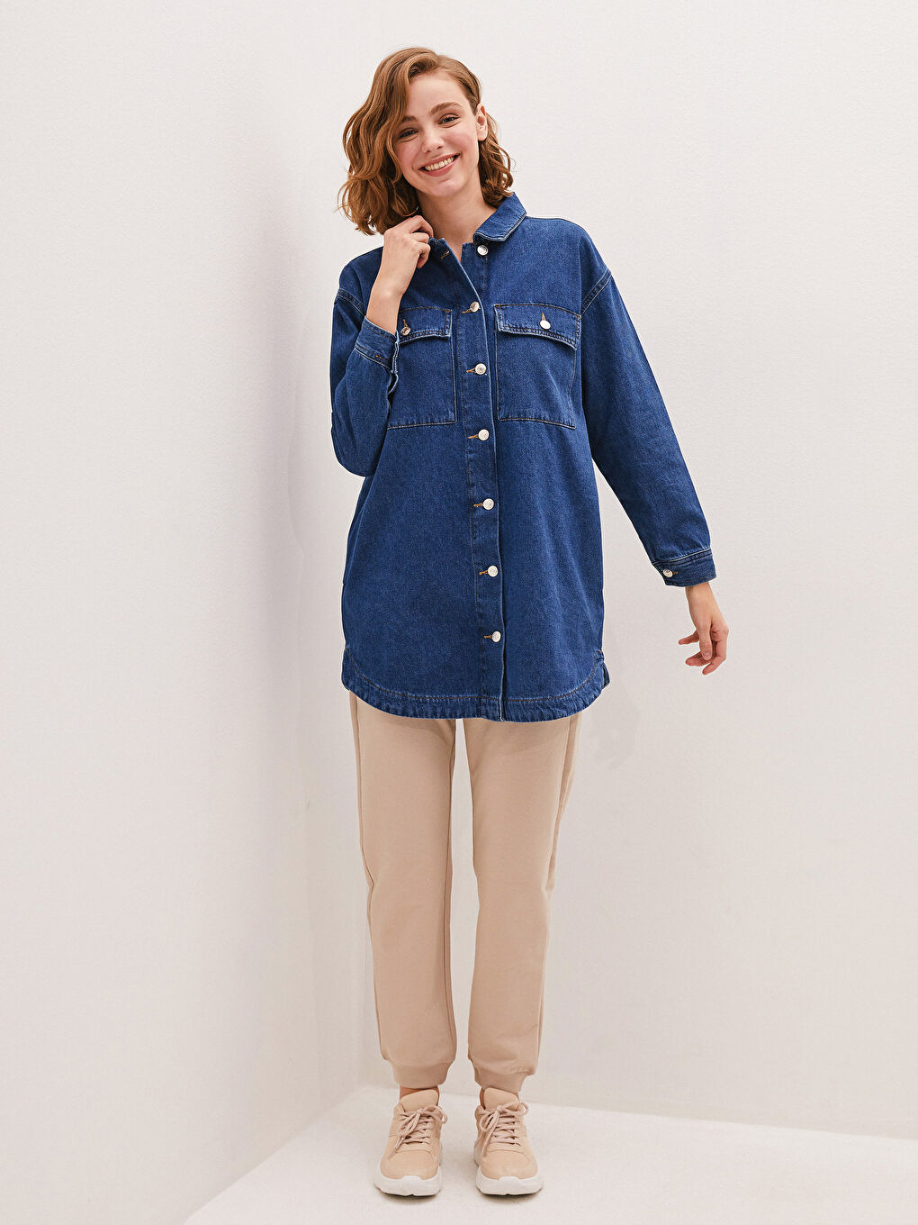 İndigo Gömlek Yaka Cep Detaylı Uzun Kollu Kadın Jean Ceket-2