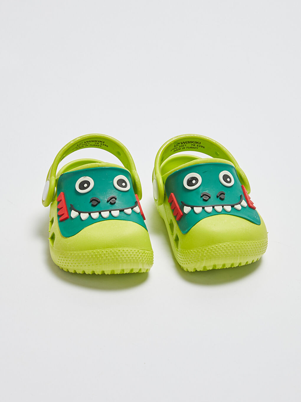 LCW STEPS Baby Jungen Strandsandalen Mit Dinosaurier-Aufnäher -S1EQ20Z1-DXW