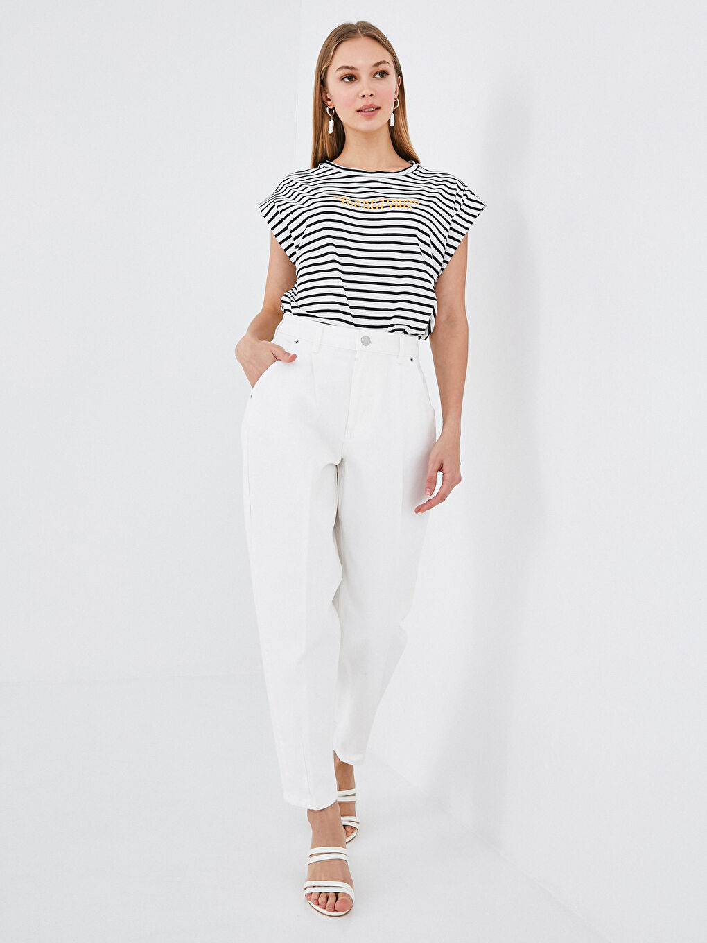 Siyah Bisiklet Yaka Slogan Baskılı Pamuklu Kadın Tişört-4