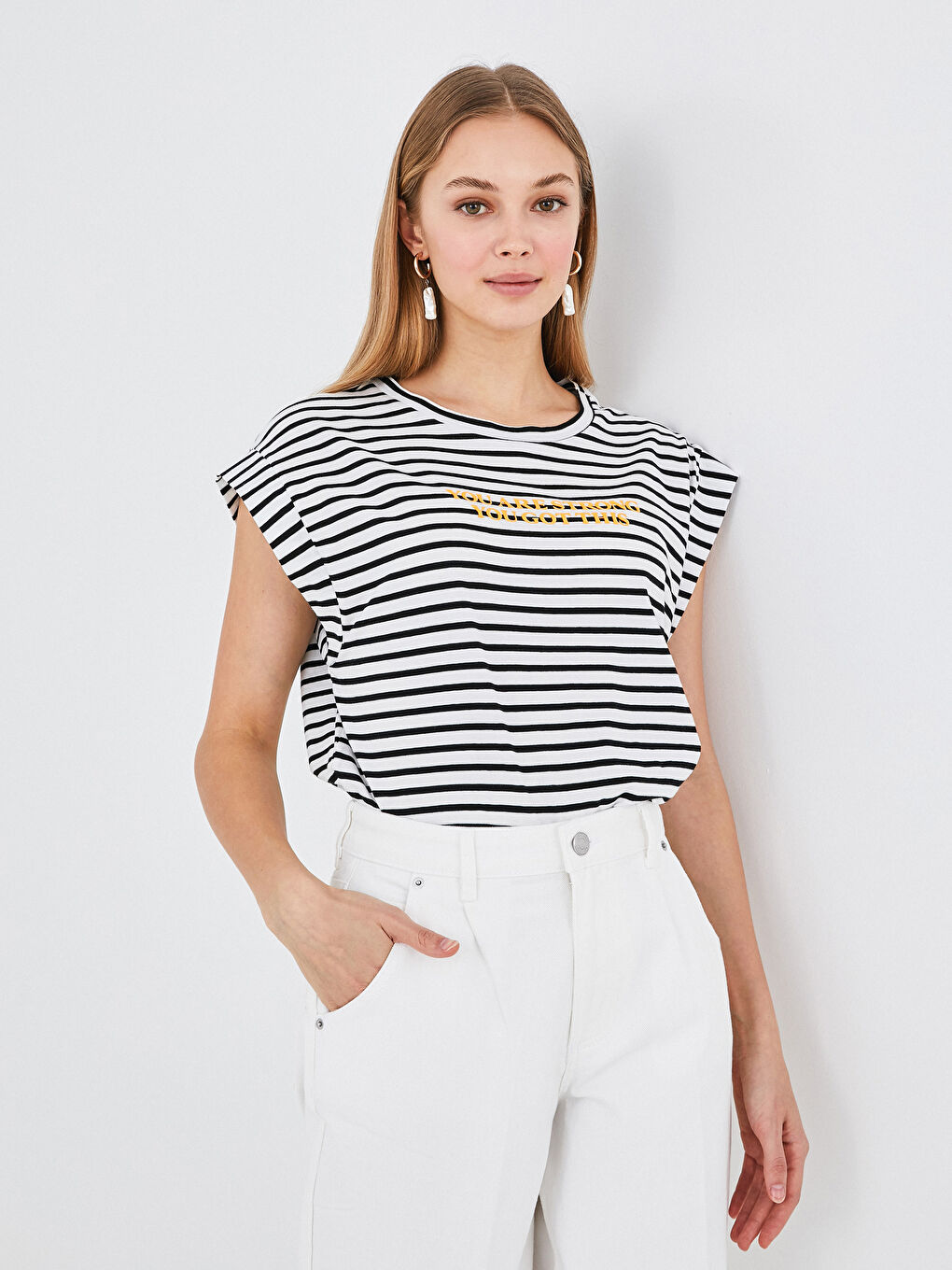 Siyah Bisiklet Yaka Slogan Baskılı Pamuklu Kadın Tişört-6