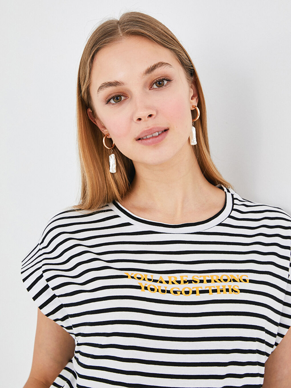 Siyah Bisiklet Yaka Slogan Baskılı Pamuklu Kadın Tişört-2