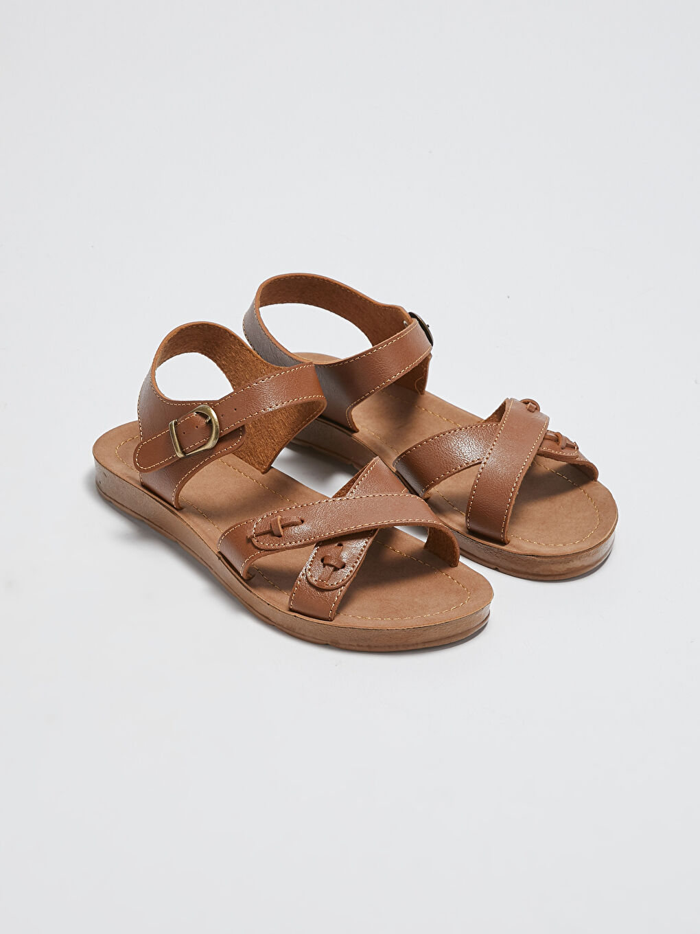 Kahverengi Çapraz Bantlı Deri Görünümlü Kadın Sandalet