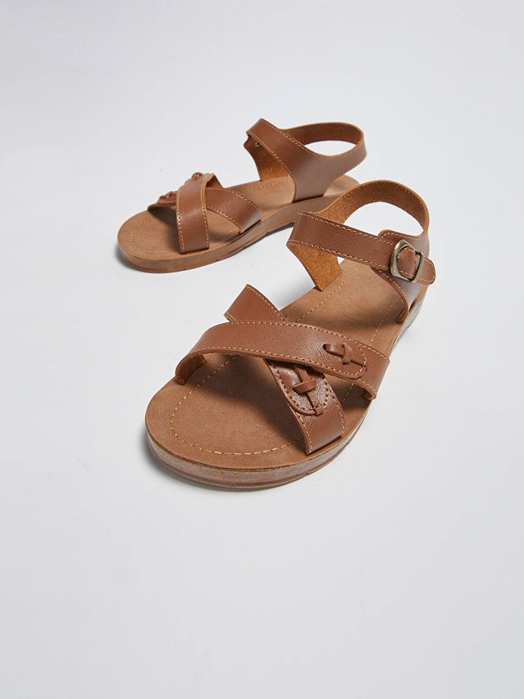 Kahverengi Çapraz Bantlı Deri Görünümlü Kadın Sandalet-2