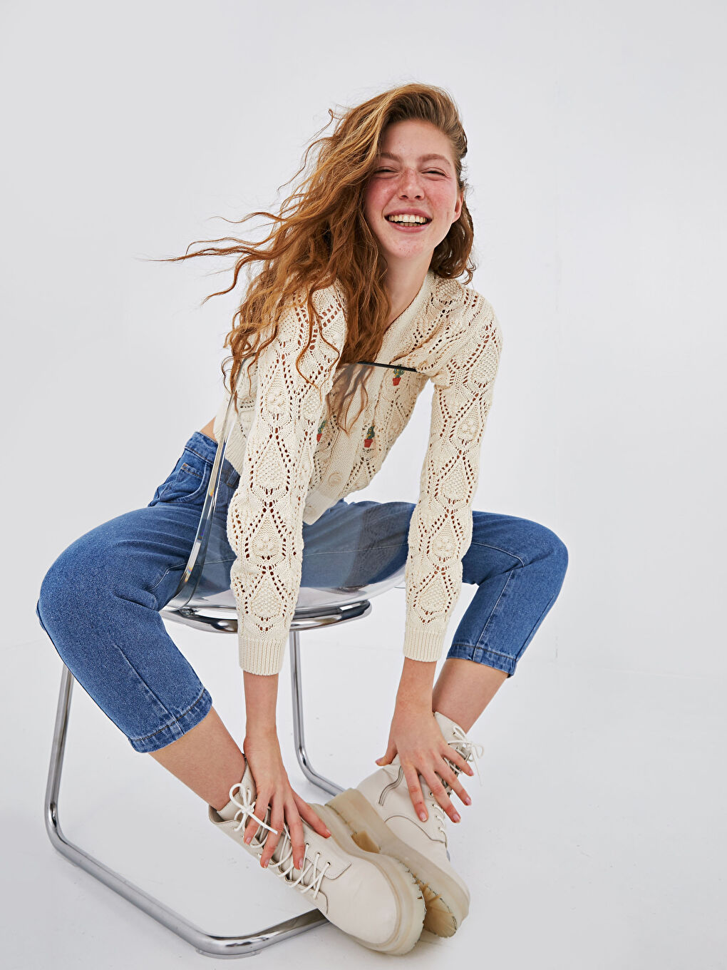 Ekru V Yaka Desenli Kadın Triko Hırka-3