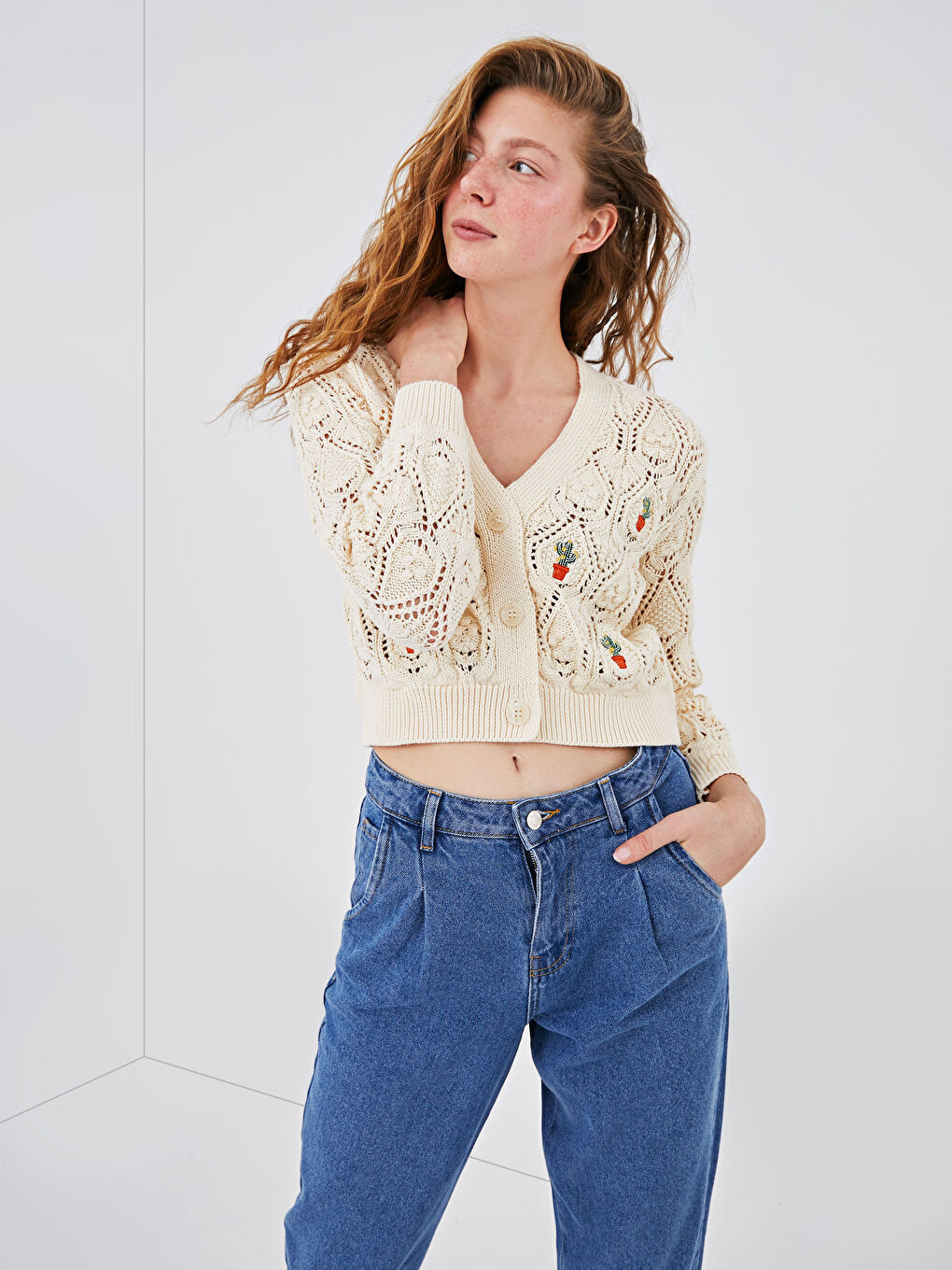 Ekru V Yaka Desenli Kadın Triko Hırka-7